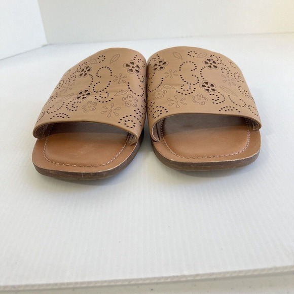 Lucky Brand Slide Sandals Size 10 Laser Cut Floral Tan Shoes Flat Slip On - Picture 3 of 10